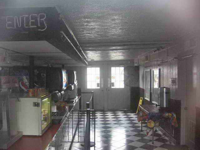 Holiday Auto Theatre - 2006 Photo (newer photo)